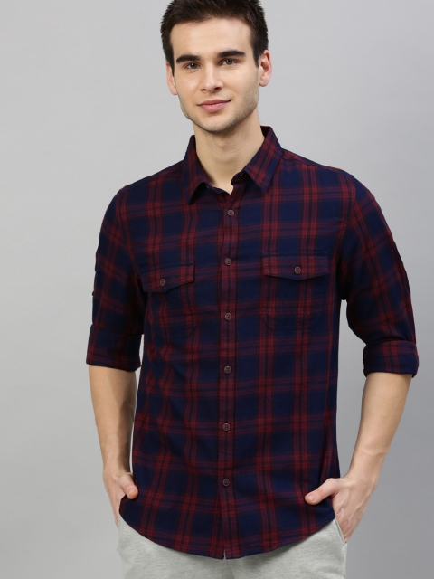 

Harvard Men Navy Blue & Maroon Regular Fit Checked Casual Shirt