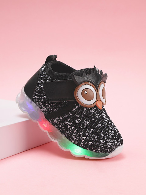 

Hoppipola Kids Black & White Woven Design Mid-Top LED Sneakers