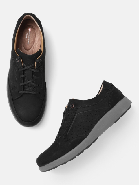 

Clarks Men Black Nubuck Leather Derbys