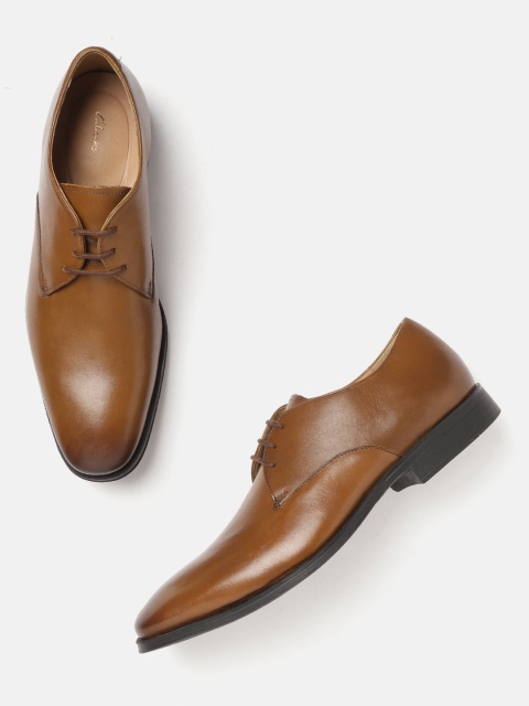 

Clarks Men Brown Solid Leather Formal Derbys