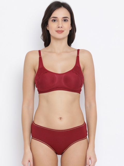 

Clovia Women Maroon Solid Lingerie Set COMBBP98032B