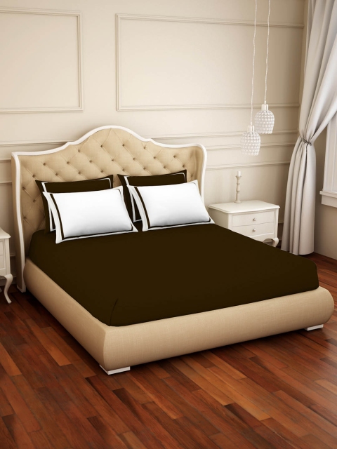 

SPACES Brown Solid 300 TC Cotton Hygro 1 King Bedsheet with 4 Pillow Covers