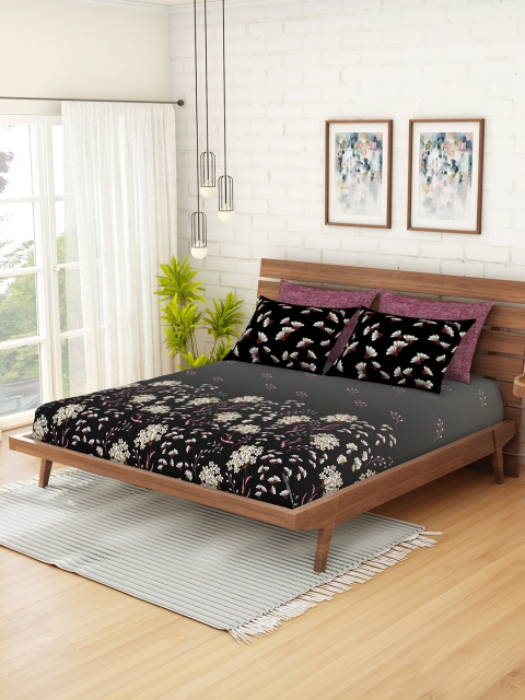 

SPACES Black & White Floral 300 TC Cotton 1 King Bedsheet with 4 Pillow Covers