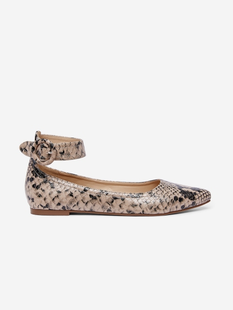 

DOROTHY PERKINS Women Peach-Coloured & Black Snakeskin Textured Ballerinas