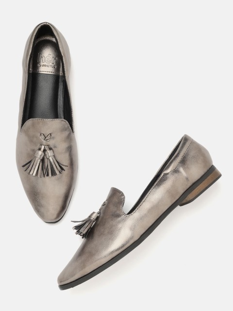 

her by invictus Women Gunmetal-Toned Tasselled Cushioned Loafers, Metallic