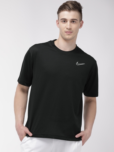 

Nike Men Black Solid Loose Fit Round Neck AS M NK Dry-Fit CLASSIC SS Basketball T-shirt