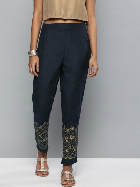 

HERE&NOW Women Navy Blue Regular Fit Printed Regular Trousers