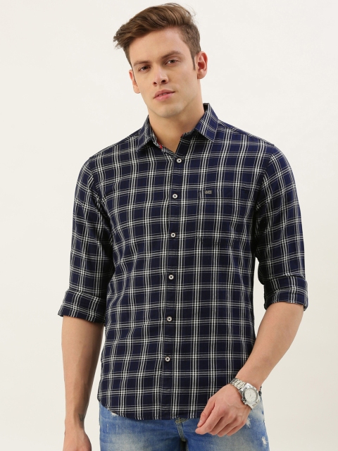

The Indian Garage Co Men Navy Blue & White Checked Slim Fit Casual Shirt