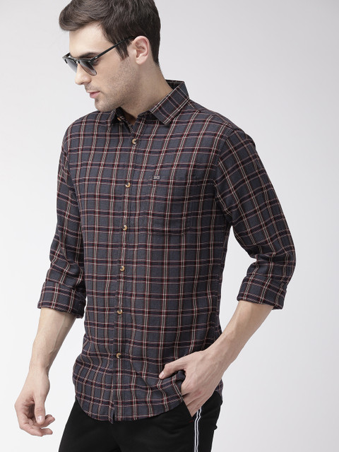

The Indian Garage Co Men Navy Blue & Maroon Slim Fit Checked Casual Shirt
