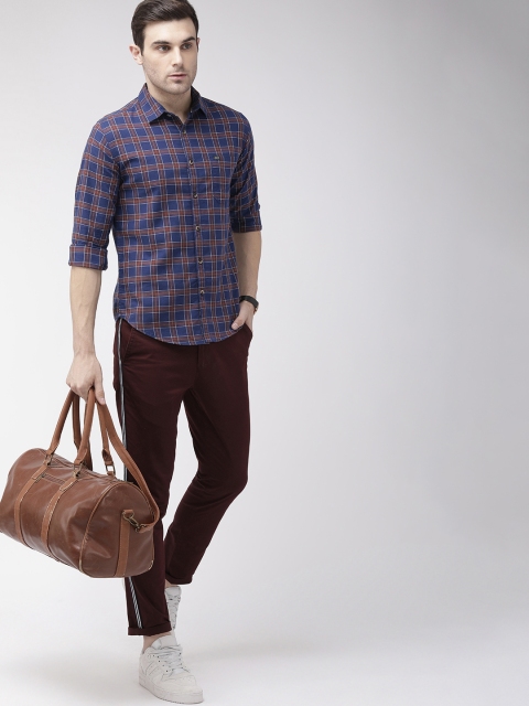 

The Indian Garage Co Men Navy Blue & Rust Brown Slim Fit Checked Casual Shirt