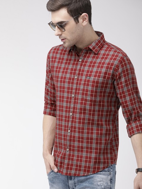 

The Indian Garage Co Men Red & Grey Slim Fit Checked Casual Shirt
