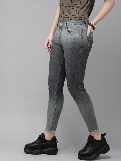 

Roadster Women Grey Skinny Fit Mid-Rise Clean Look Light Fade Stretchable Cropped Jeans