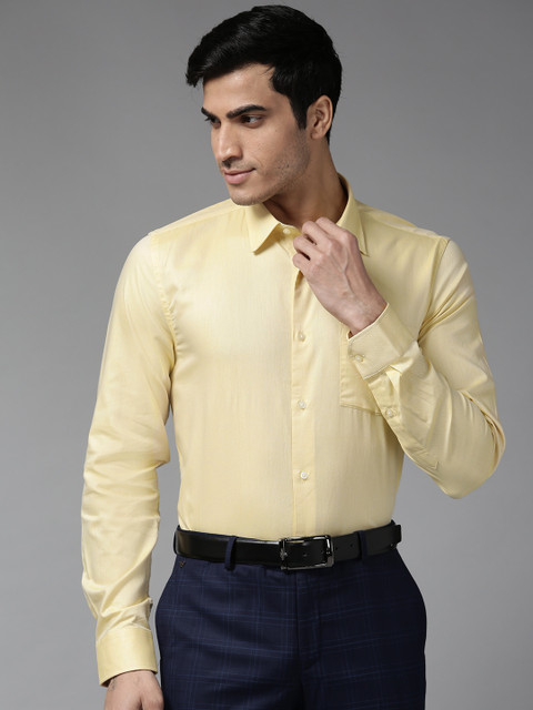 

Blackberrys Men Yellow Slim Fit Solid Formal Shirt