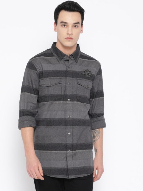 

Harley-Davidson Men Charcoal Grey Regular Fit Striped Casual Shirt