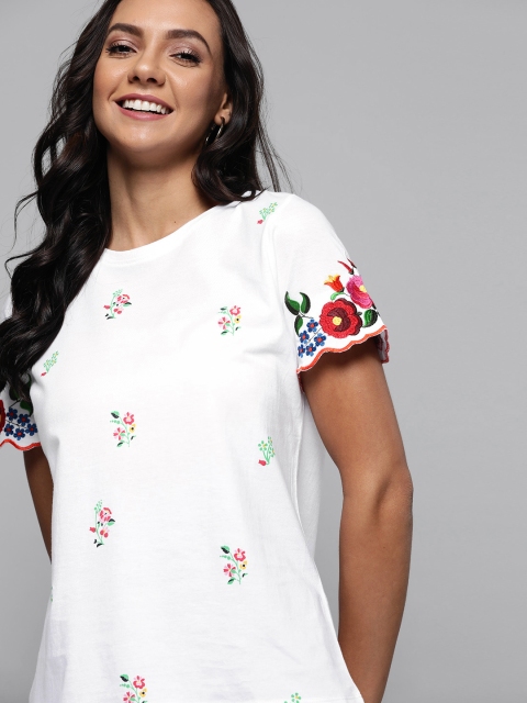 

Mast & Harbour Women White & Red Printed Round Neck T-shirt