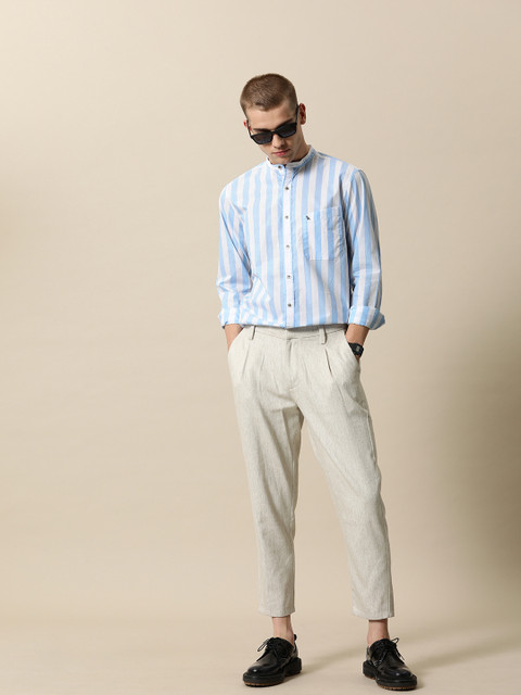 

Mr Bowerbird Men Blue & White Tailored Fit Candy Striped Casual Shirt