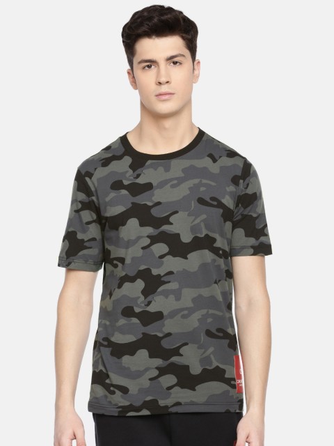 

Calvin Klein Jeans Men Black & Grey Camouflage Printed Round Neck Sports T-shirt