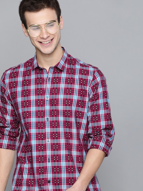 

Mast & Harbour Men Maroon & Blue Checked Casual Shirt