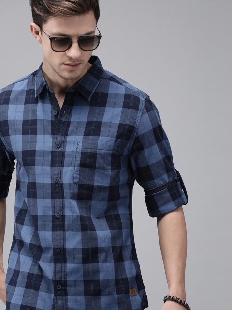 

Roadster Men Navy Blue & Black Regular Fit Checked Casual Shirt