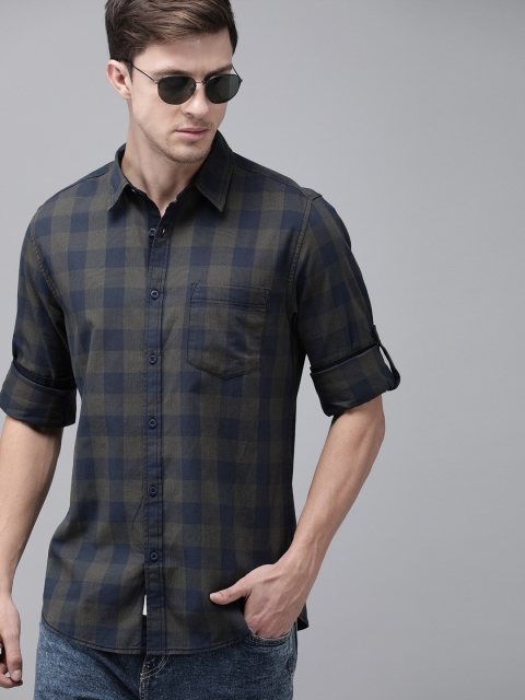 

Roadster Men Olive Green & Navy Blue Regular Fit Checked Casual Shirt