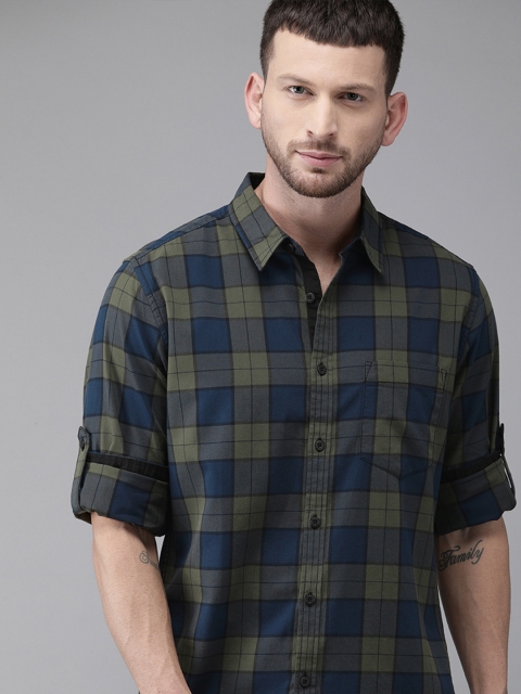 

Roadster Men Olive Green & Navy Blue Regular Fit Checked Casual Shirt