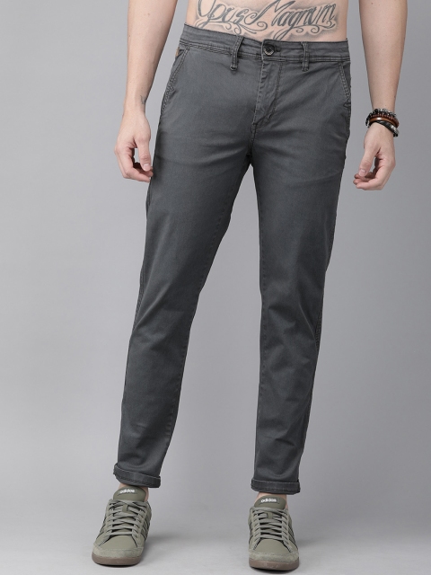

Roadster Men Charcoal Regular Fit Solid Chinos
