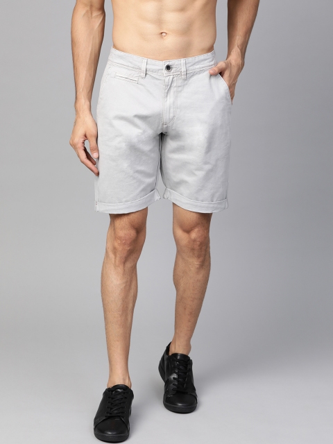 

Roadster Men Off-White Solid Regular Fit Regular Shorts