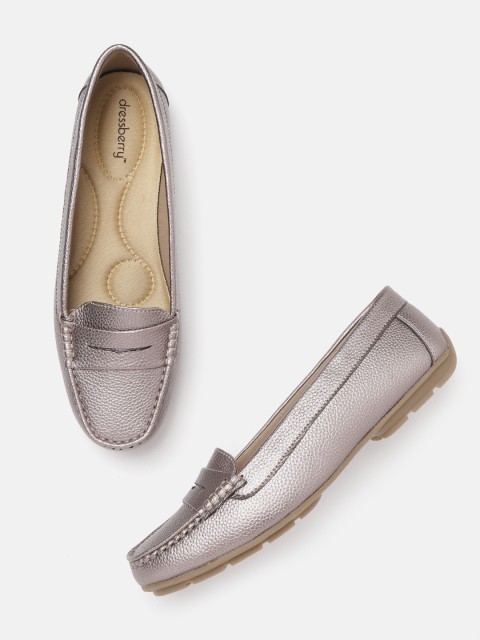 

DressBerry Women Gunmetal-Toned Driving Shoes, Metallic