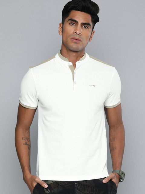 

Levis Men White Solid Mandarin Collar Pure Cotton T-shirt