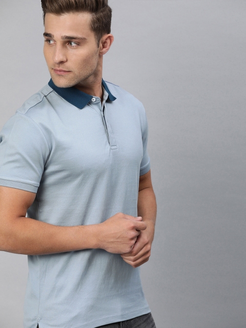 

Levis Men Blue Solid Polo Collar T-shirt