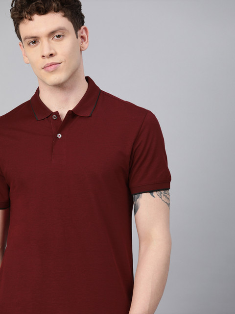

Levis Men Maroon Solid Slim Fit Polo Collar T-shirt