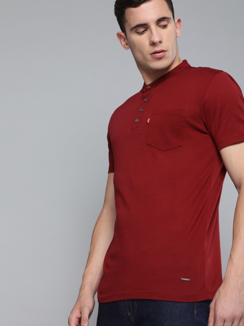 

Levis Men Maroon Redloop Solid Mandarin Collar T-shirt