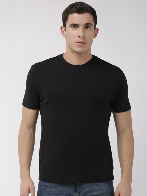 

Levis Men Black Solid Round Neck T-shirt With Embossed Detail