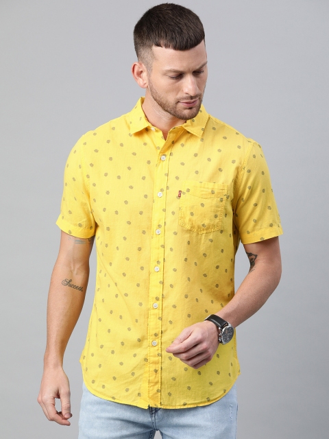 

Levis Men Yellow & Grey Regular Fit Floral Printed Casual Shirt With Sunset Pocket