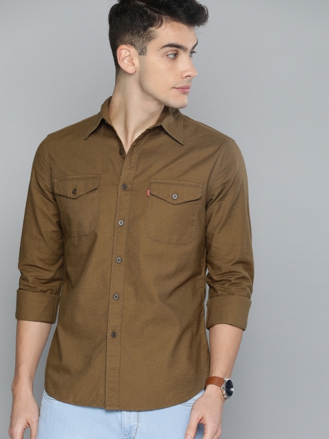 

Levis Men Brown Slim Fit Solid Casual Shirt