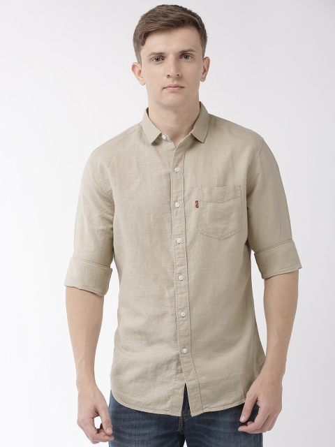 

Levis Men Beige Slim Fit Solid Casual Shirt