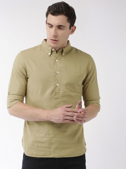 

Levis Men Khaki Slim Fit Solid Casual Shirt
