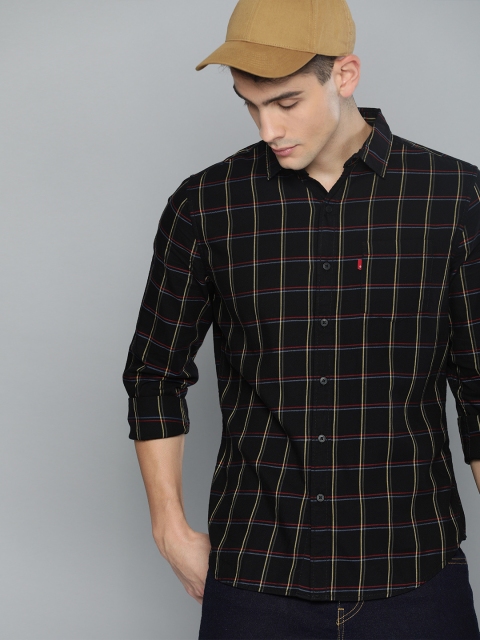 

Levis Men Black & Yellow Slim Fit Checked Casual Shirt