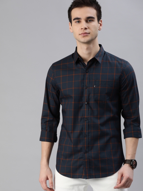 

Levis Men Navy Blue & Red Regular Fit Checked Casual Shirt