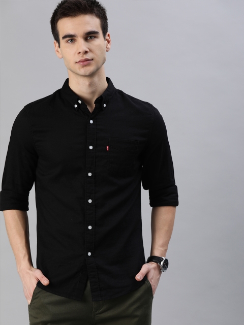 

Levis Men Black Slim Fit Solid Casual Shirt