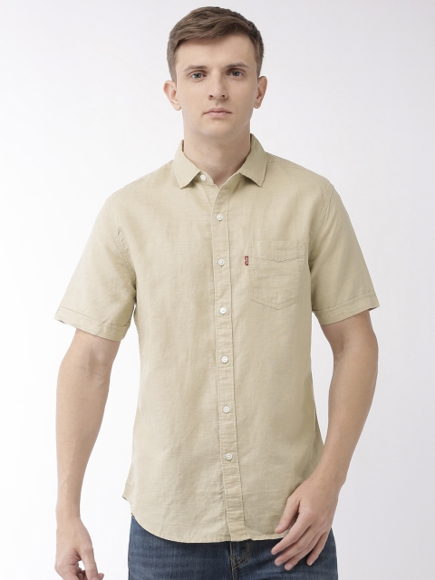 

Levis Men Beige Slim Fit Solid Casual Shirt