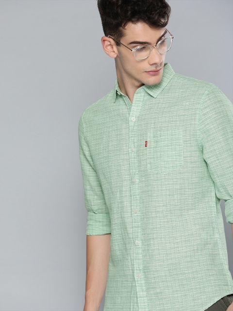 

Levis Men Green & White Slim Fit Checked Casual Shirt