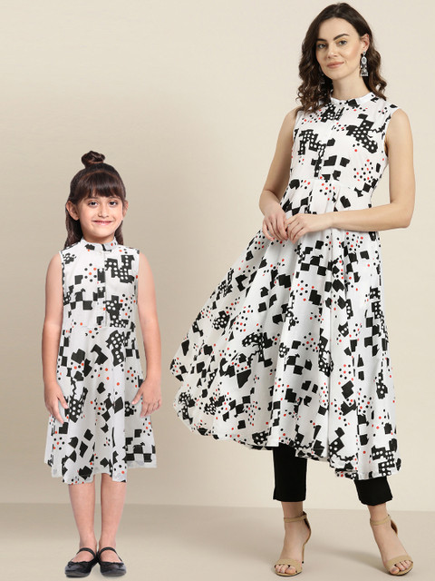 

Sangria Girls White & Black Printed Fit & Flare Dress