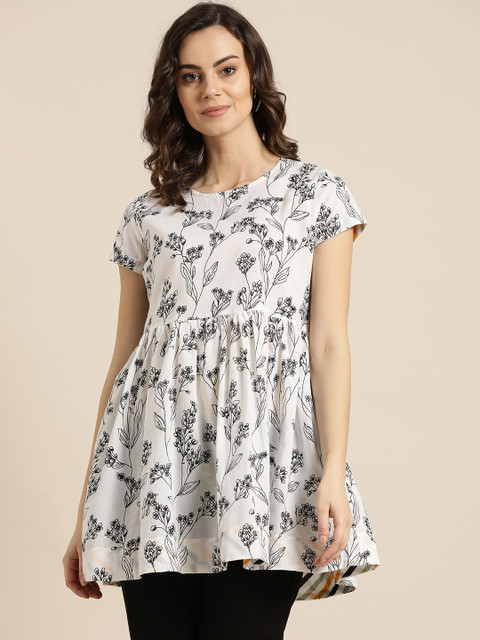 

Sangria Women White & Black Printed Tunic