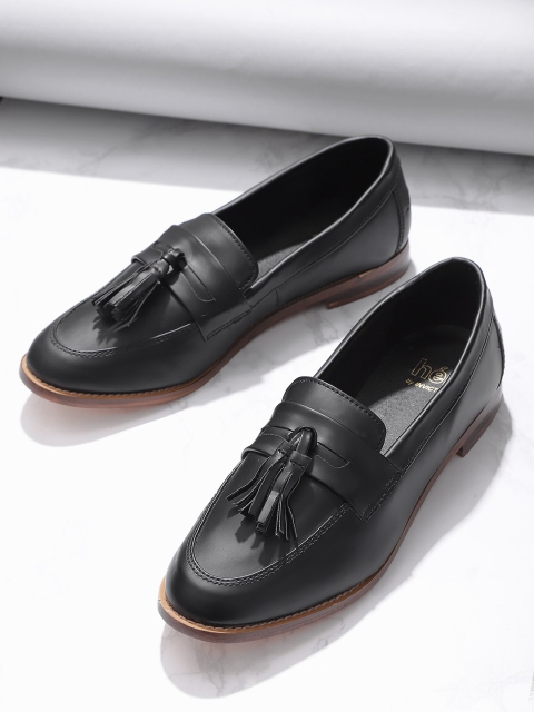 

her by invictus Women Black Solid Tasselled Loafers