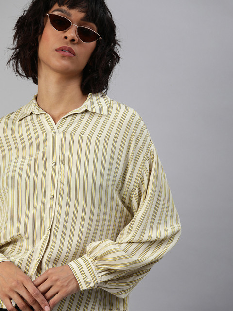 

Levis Women Off-White & Yellow Regular Fit Striped Casual Shirt