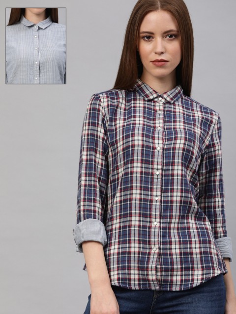 

Levis Women Navy Blue & Off-White Regular Fit Checked Reversible Casual Shirt