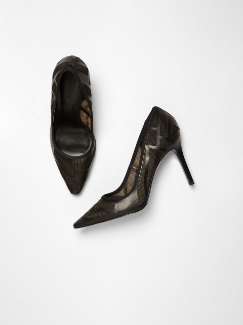 

CHARLES & KEITH Women Black Solid Pumps