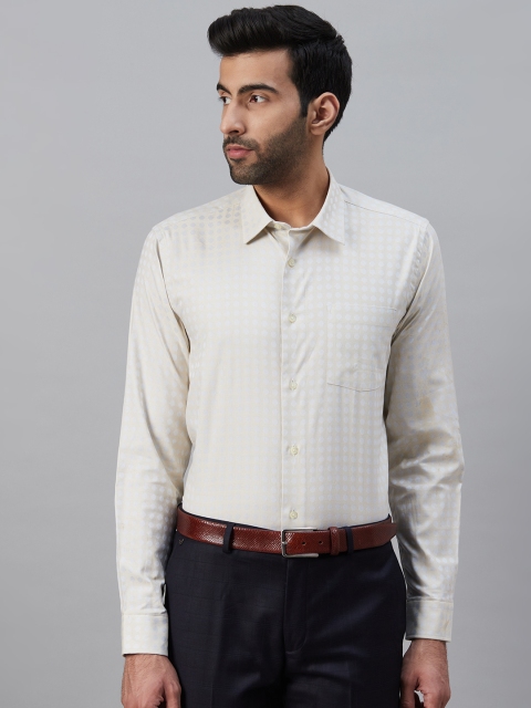 

Blackberrys Men Beige & White Slim Fit Self Design Formal Shirt