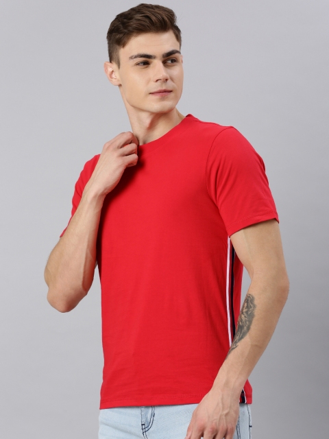 

Mast & Harbour Men Red Solid Round Neck T-shirt